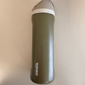 Owala 24 oz. Green Water Bottle